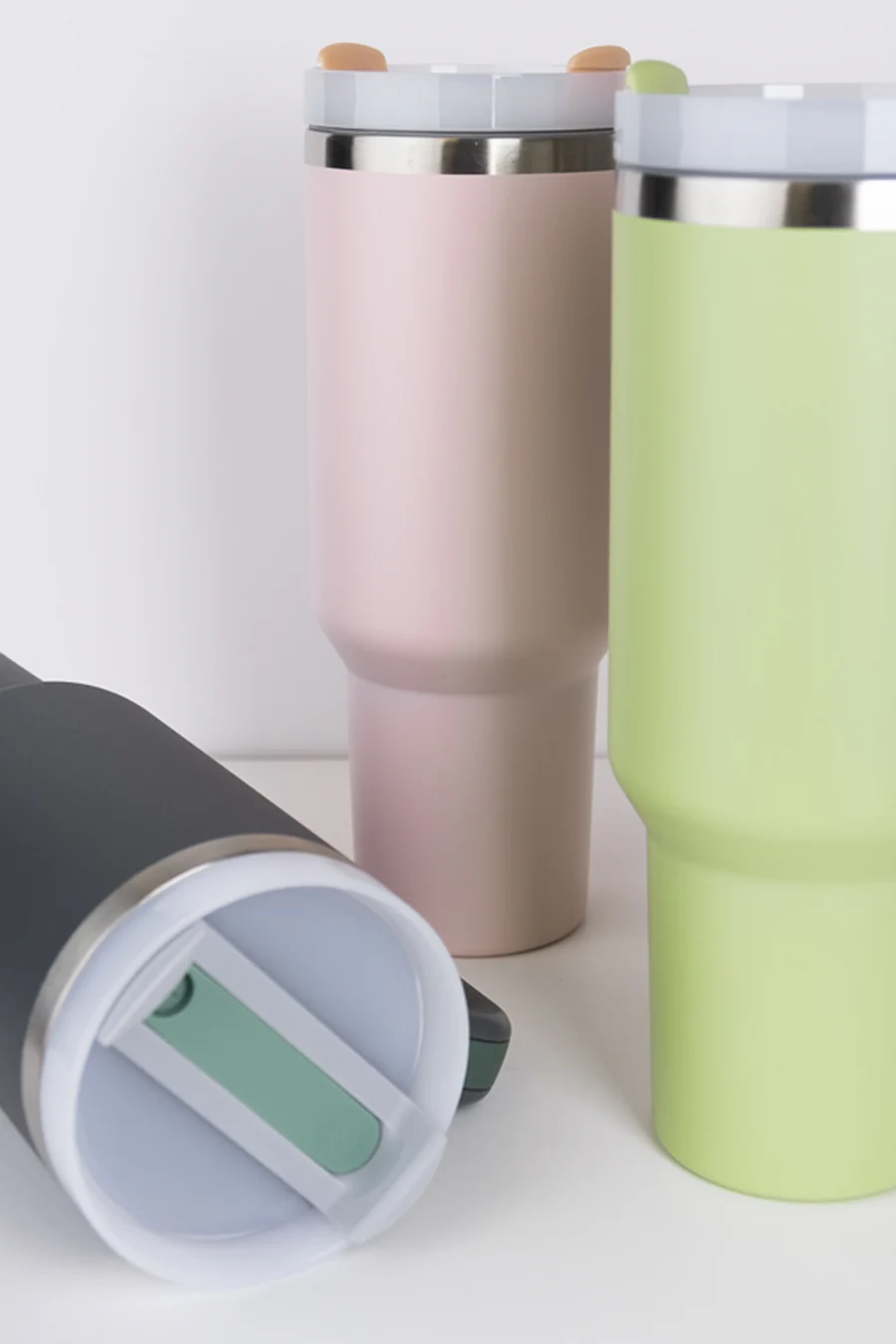 RoadSip Stainless Steel Tumbler with Handle and Sip 40 oz. - Image 6